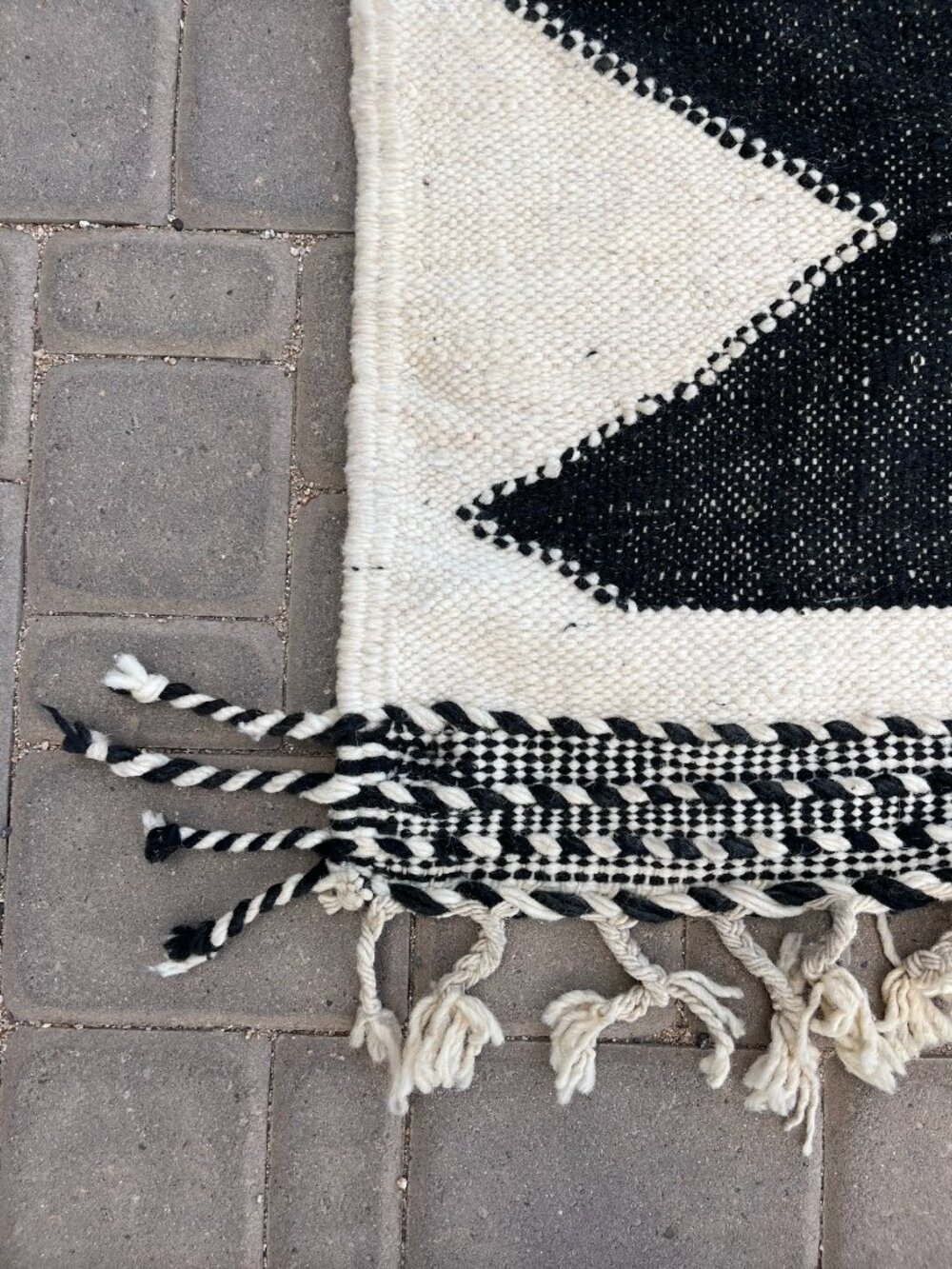 Handmade Moroccan Kilim rug - Picture 5 of 8